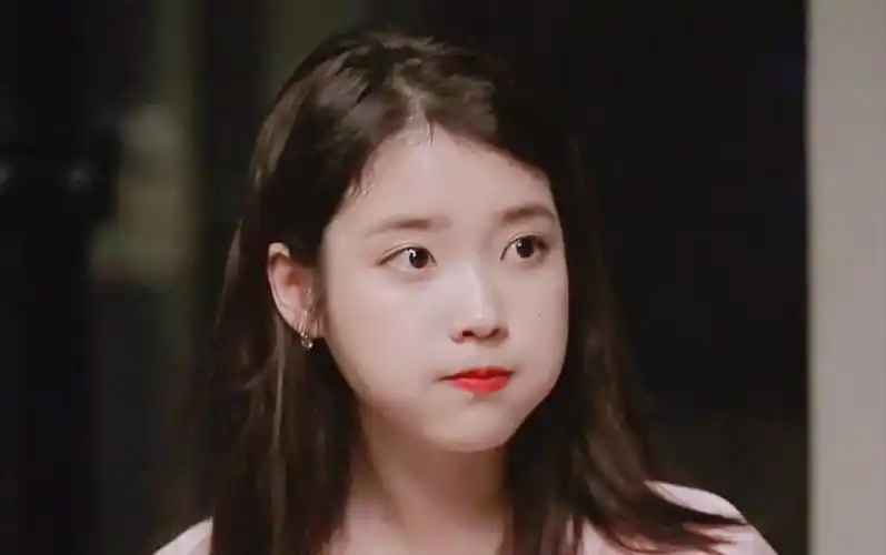 【iu/李知恩】世上怎么会有这么可爱的女孩子_哔哩哔哩_bilibili