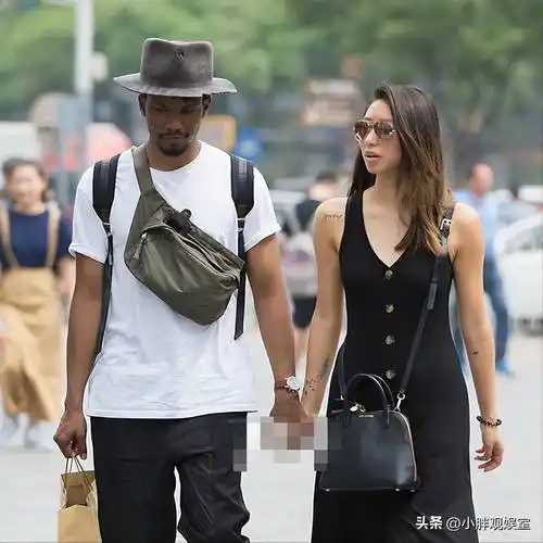 武大校花陈怡,不顾劝阻远嫁非洲受尽虐待,父亲得知后抑郁轻生_布力