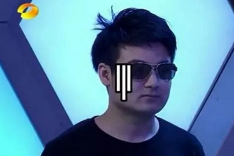 还记得《快乐大本营》黑衣人小方吗?多年过去了,如今瘦身成功帅