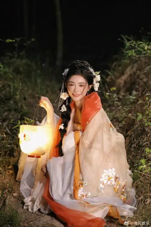 许佳琪端午节营业照#许佳琪端午节营业照,古装造型也太美了吧,段珑