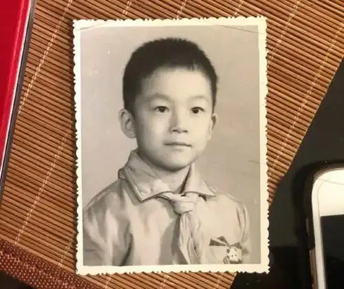 潘粤明小时候图源@微博潘粤明