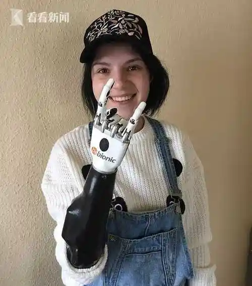 女子疑有外遇遭丈夫剁手 装假肢拍性感照惹众怒