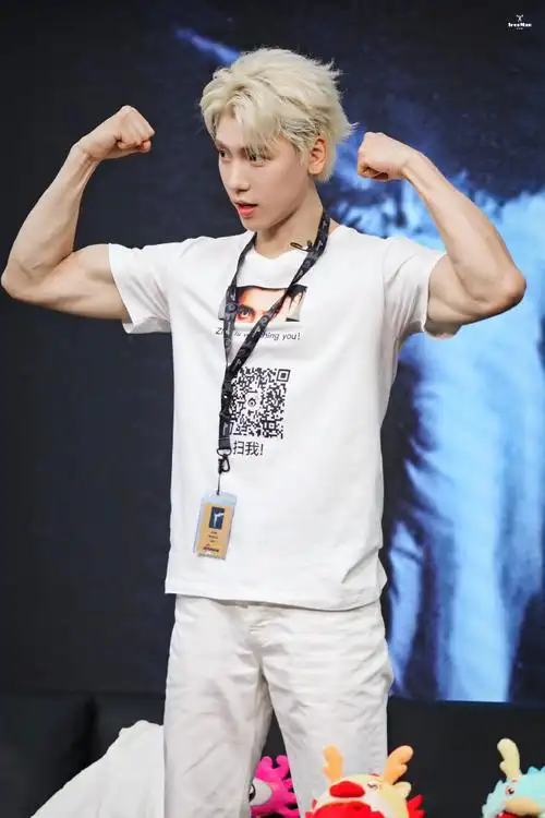 王子异[超话]##王子异新浪扫楼##今日星拍放送##王子异 古希腊展苘