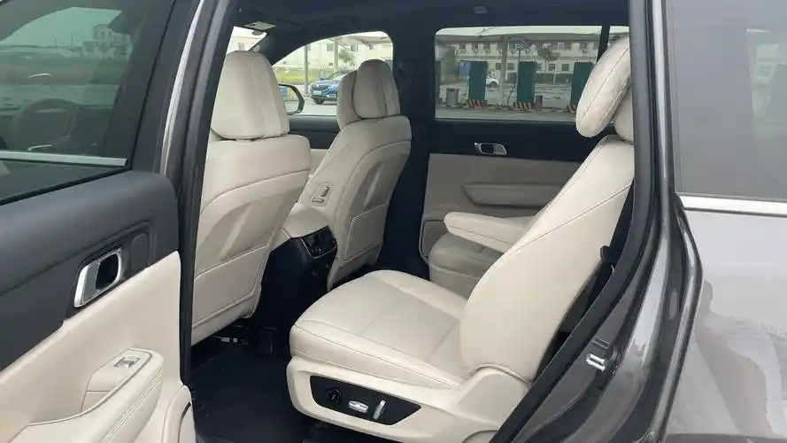 2021款理想one是三胎家庭用车最优选择吗?体验此款车