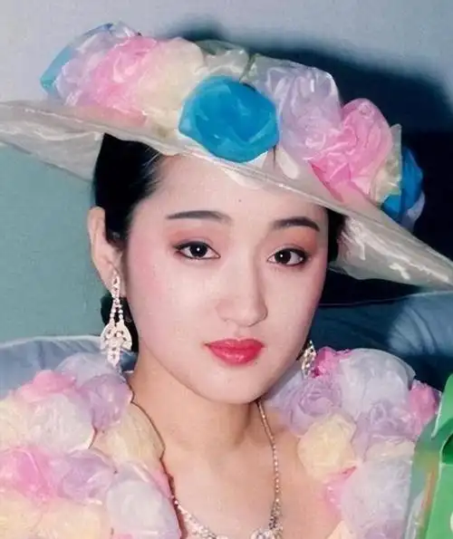 赖文峰出狱后近况,娶小23岁年轻娇妻,素颜照完胜前任杨钰莹