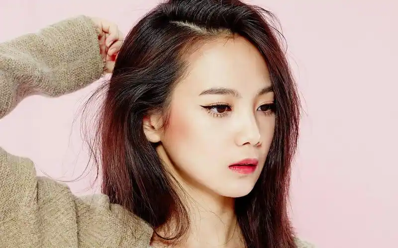 韩国演员尹胜雅