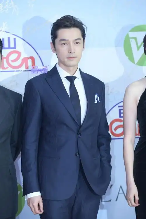 白玉兰红毯##胡歌入围白玉兰最佳男主角