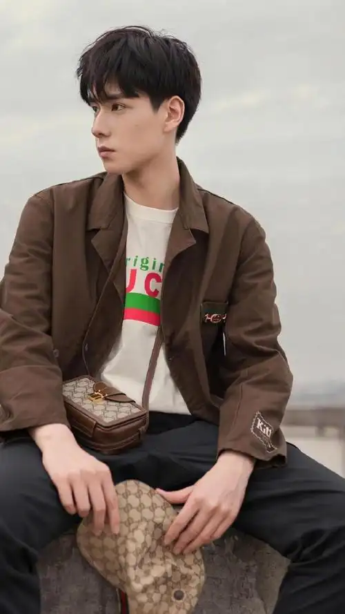 俊朗帅气男孩胡一天时尚休闲迷人写真