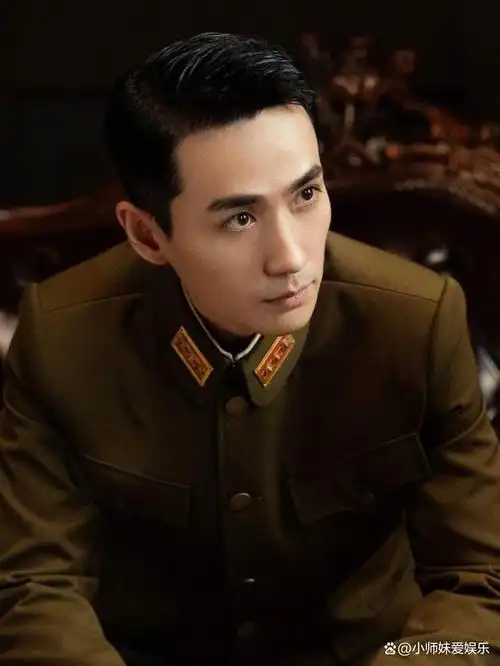 男明星民国军装造型合集,陈伟霆冷峻,任嘉伦撩人,你最pick谁?