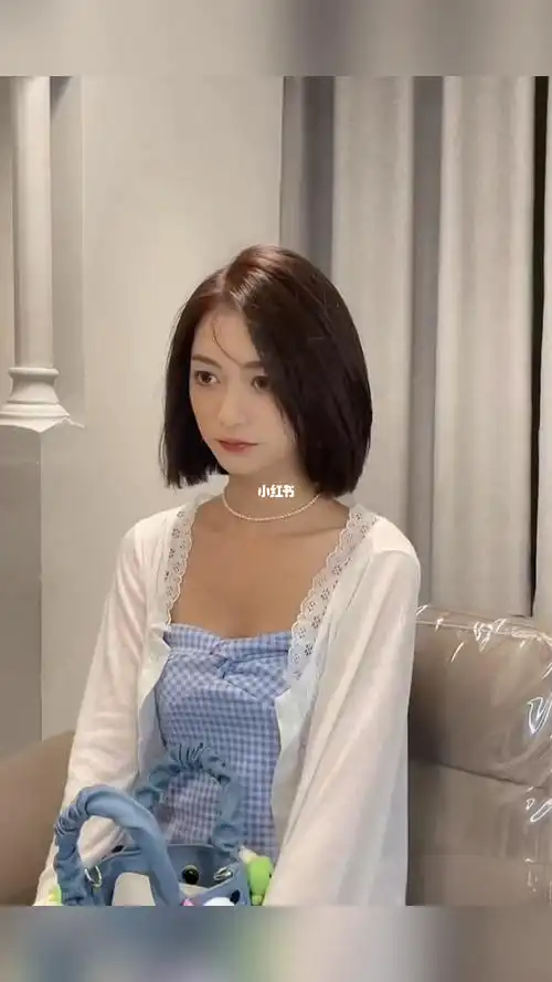 根据脸型设计发型98可以半扎可以散发都超级好看94适合年龄在18