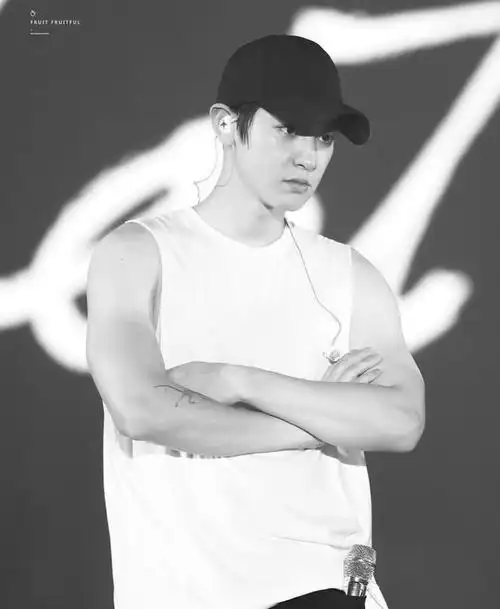 朴灿烈黑白氛围图合集