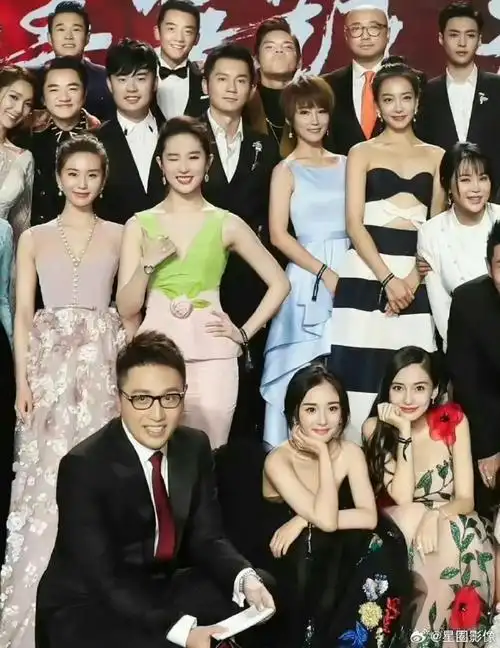 刘亦菲在人群中总是能赢麻了