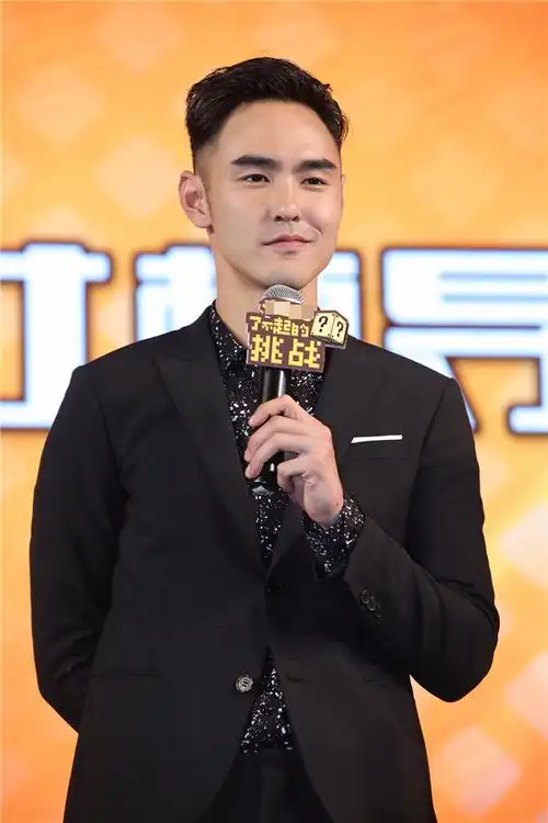 大玩yes or no选择游戏,乐嘉,岳云鹏变身"小彩旗",阮经天,沙溢,撒贝宁