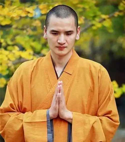 80后和尚释明心:曾被富婆追求,豪车接送,最终却看破红尘