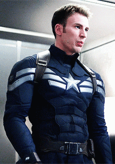 美队的潜行服绝对也是亮点之一[美国队长]