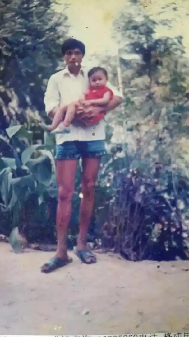 跟风翻出来以前的老照片,从小到大,从一个人到4个人,感谢一路 - 抖音