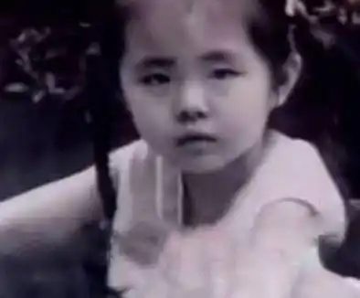 王祖贤童年照曝光女大十八变唯一不变的婴儿肥