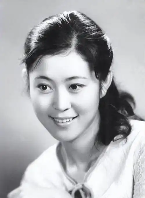 倪萍儿子虎子病痛时被父亲抛弃留阴影母亲再婚继父治愈他一生