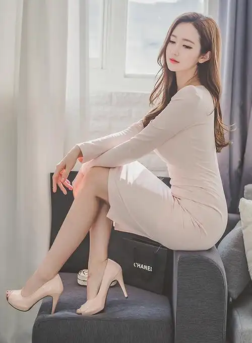 性感比基尼美模 亮丽水果写真