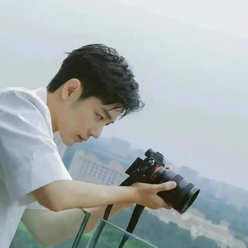 肖战 战战儿,我怀疑你谎报年龄,明明只有17岁,简直帅到犯 - 抖音