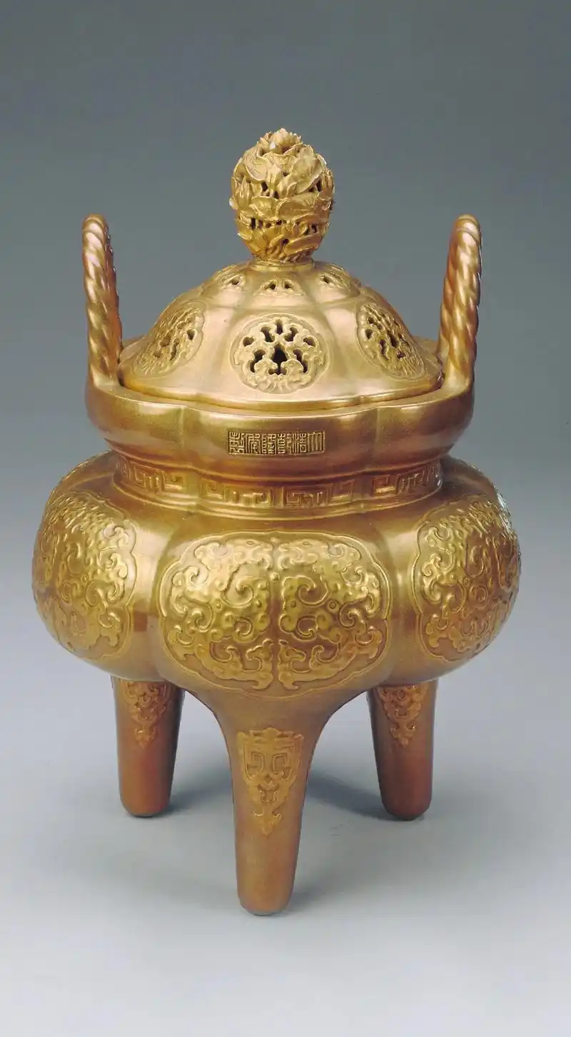 金彩三足熏炉故宫博物院藏 - 抖音