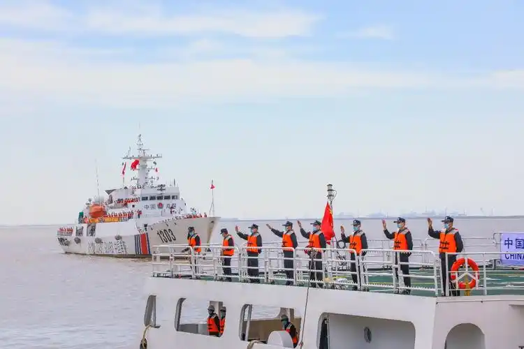 中国海警1303舰艇编队赴北太平洋执行为期一个月的公海渔业执法巡航