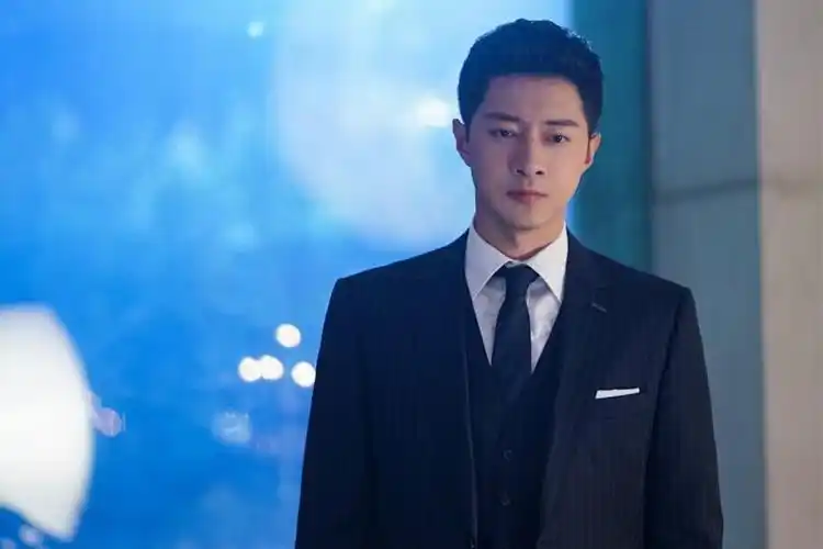 任达华,蒋雯丽等联合主演的都市谍战剧《风暴舞》正式上线爱优腾,前两