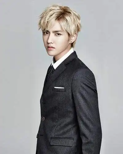 吴亦凡发型 型男范势不可挡什么鬼吴亦凡发型像鸡窝不刮胡子竟然像