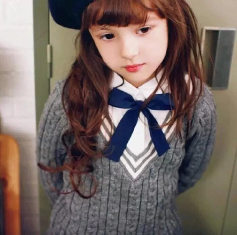 混血小公主baylee活像一个大眼睛洋娃娃,网友:骗我生女儿系列