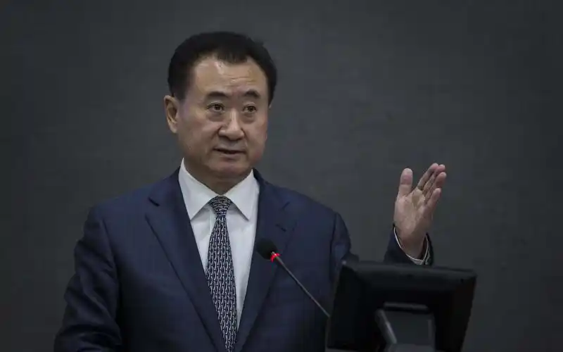 鲁豫有约:每次转型前你们害怕吗王健林:越做越如履薄冰!