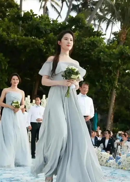 袁弘张歆艺的帅气伴郎团vs张靓颖冯珂的美丽伴娘团,谁更胜一筹