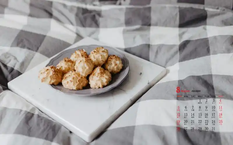 2018年8月ins风唯美日历图片壁纸