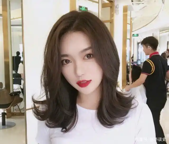 40岁女人剪发要想不踩雷,尽量留这三种"发型",连气质都高级了