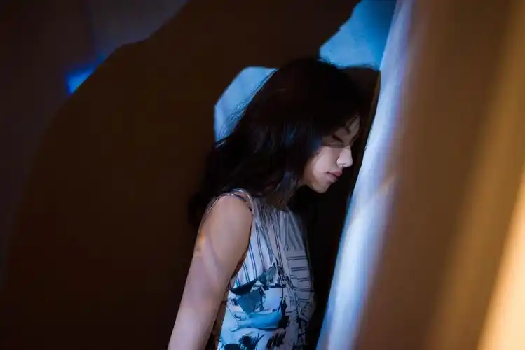 刘惜君迷幻风格写真曝光 复古时尚展现独特魅力