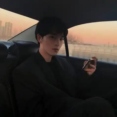 且以欢喜共余生男生头像简约帅气干净阳光