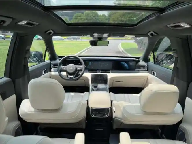 2020款 理想one 增程6座版1.2排量