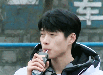 魏大勋 二十四小时 cr.logo