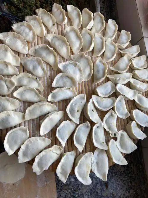 露一手包饺子09