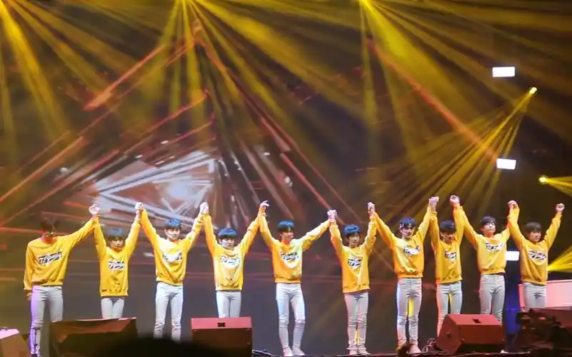 29 tf家族 冬日嘉年华 date 《街舞少年》by:习习