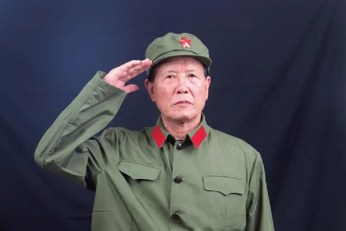 【迎"八一",这些退役军人的军装照太有范儿!