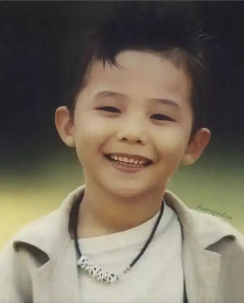 权志龙高清童年照!不看后悔系列