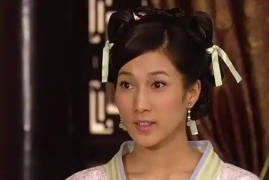 tvb这四部电视剧中,你觉得钟嘉欣在哪部剧穿古装最有古典范?