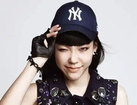 原创从13亿策划费到街边商演你以为吴莫愁遭封其实另有隐秘