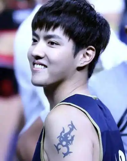 有纹身不能上节目林心如贴创可贴鹿晗遮挡吴尊简单粗暴