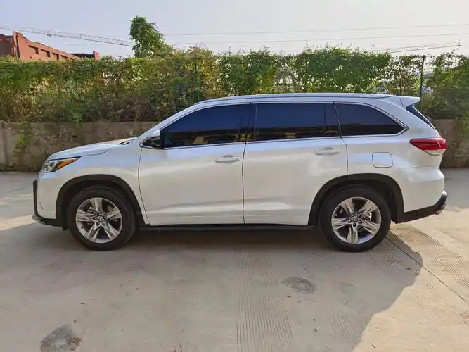 丰田 汉兰达  2021款 2.0t 四驱豪华版 7座图片