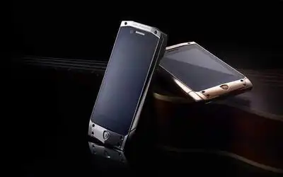 「科技日报社」兰博基尼手机亮相 世界最快电动卡丁车