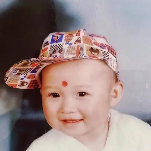 刘雨昕眉心红点爱好者#@the9-刘雨昕小时候妥妥的甜妹可爱风呀,苏宁