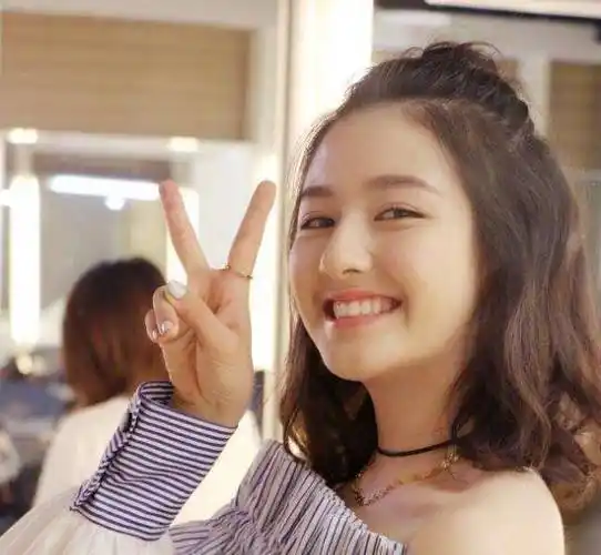 李兰迪胖腿惊呆众人,易烊千玺双腿成焦点,比张雪迎腿还细?