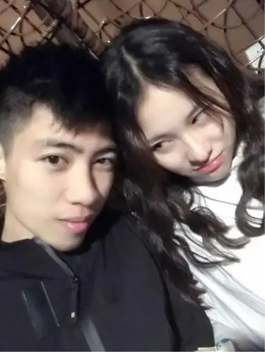 女生喜欢一个男生的时候眼神是什么样子?