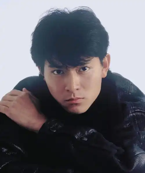 贾玲晒照祝刘德华生日快乐